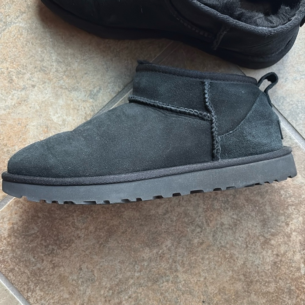 Ugg’s ultra mini - Picture 3 of 3